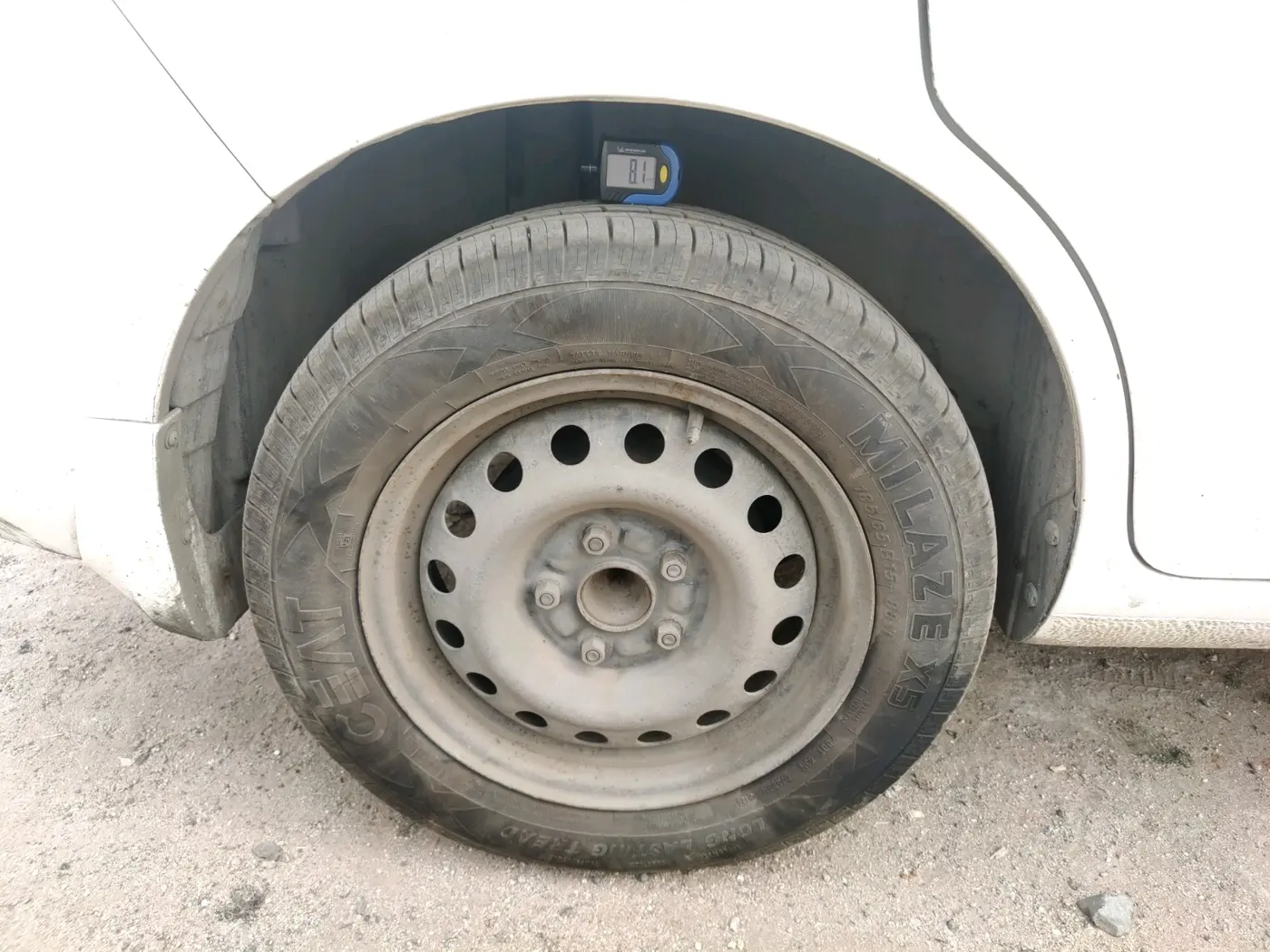 2017 Maruti Ertiga VXI, CNG, Manual, 95,844 km, tyre
