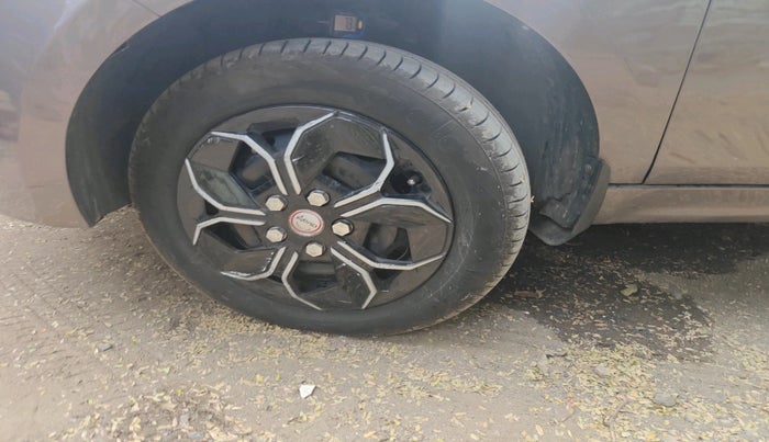 2018 Tata TIGOR XTA PETROL, Petrol, Automatic, 90,063 km, tyre