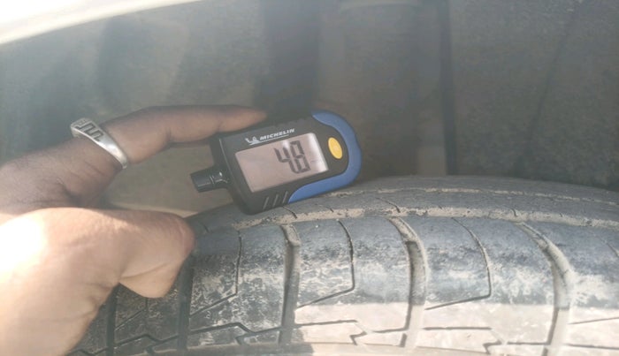 2023 Maruti Dzire LXI, Petrol, Manual, 48,821 km, tyre