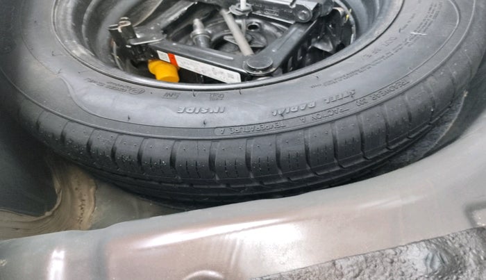 2020 Ford FREESTYLE TITANIUM 1.2 PETROL, Petrol, Manual, 60,623 km, tyre