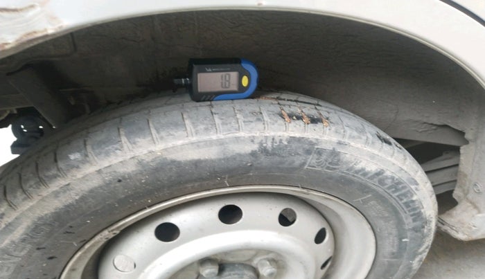 2013 Maruti Wagon R 1.0 LXI CNG, CNG, Manual, 1,53,497 km, tyre