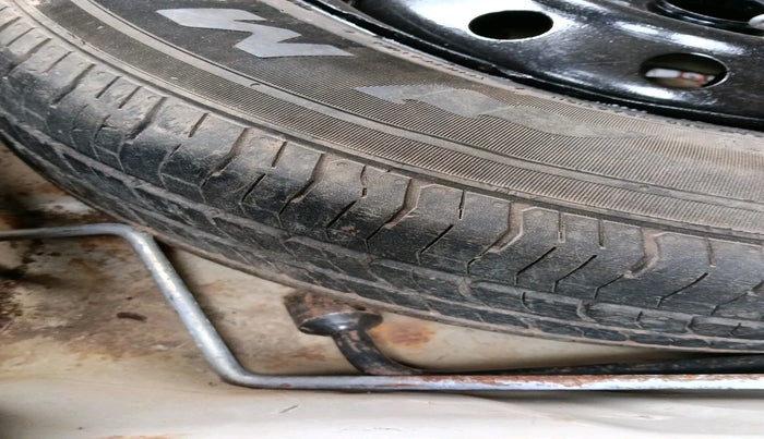 2013 Maruti Swift Dzire VXI, Petrol, Manual, 88,338 km, tyre