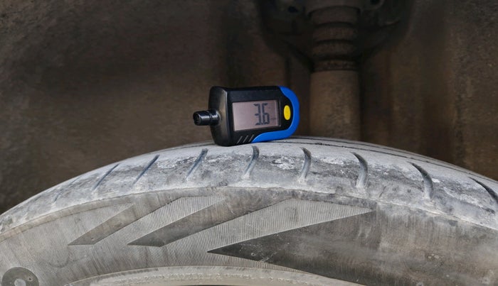 2015 Volkswagen Vento HIGHLINE DIESEL 1.5, Diesel, Manual, 76,668 km, tyre