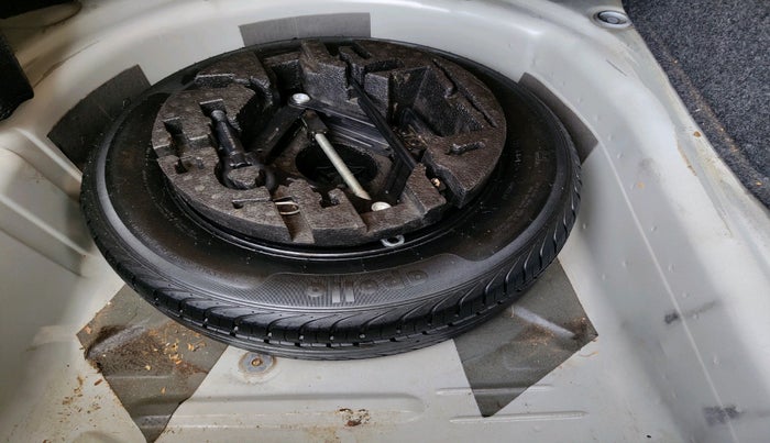 2015 Volkswagen Vento HIGHLINE DIESEL 1.5, Diesel, Manual, 76,668 km, tyre