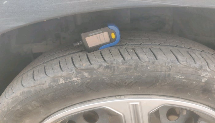 2017 Tata NEXON XM PETROL, Petrol, Manual, 82,368 km, tyre