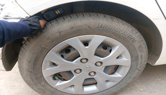 2016 Hyundai Grand i10 SPORTZ 1.2 KAPPA VTVT, Petrol, Manual, 49,684 km, tyre