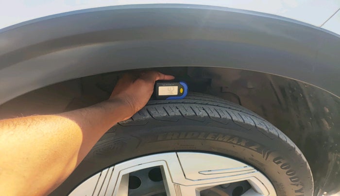 2025 Tata NEXON Pure Plus (S) 1.2 iCNG 6MT, Petrol, Manual, 27,227 km, tyre