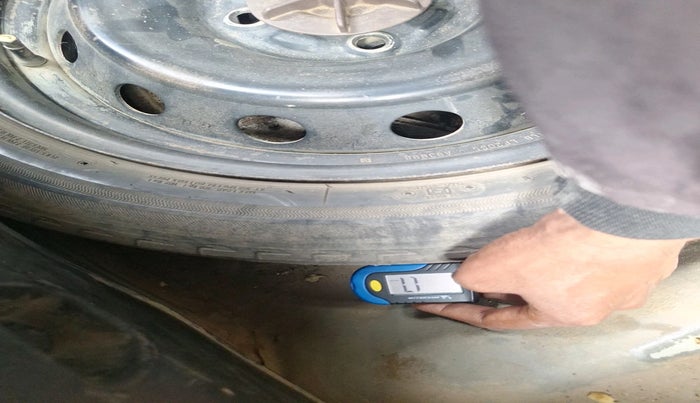 2017 Maruti IGNIS DELTA 1.2, Petrol, Manual, 86,178 km, tyre