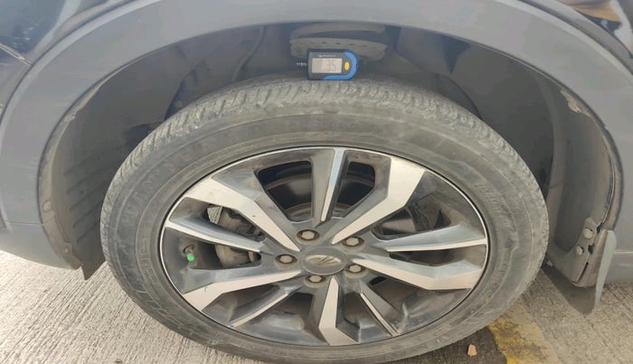 2021 Mahindra XUV300 W8 (O) 1.2 PETROL, Petrol, Manual, 44,677 km, tyre