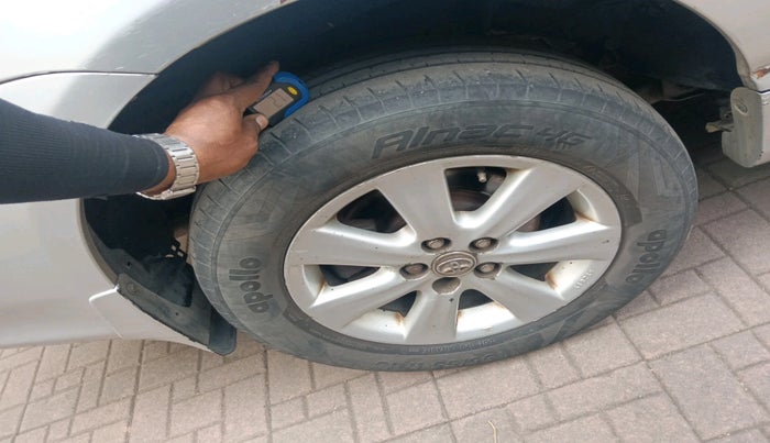 2011 Toyota Corolla Altis VL AT PETROL, Petrol, Automatic, 2,03,363 km, tyre