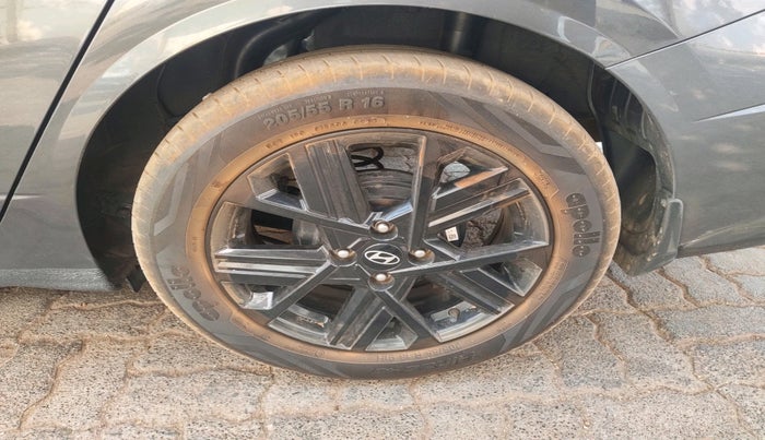 2023 Hyundai Verna SX (O)1.5 VTVT, Petrol, Manual, 7,781 km, tyre