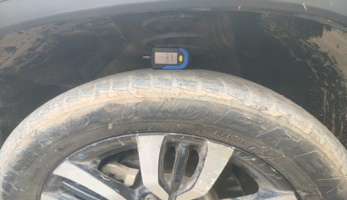 2019 Maruti Vitara Brezza VDI, Diesel, Manual, 1,16,171 km, tyre