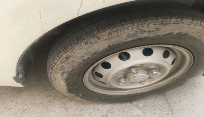 2016 Hyundai Eon ERA +, Petrol, Manual, 19,633 km, tyre