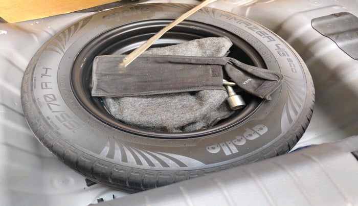 2021 Hyundai GRAND I10 NIOS ASTA AMT 1.2 KAPPA VTVT, Petrol, Automatic, 32,771 km, tyre