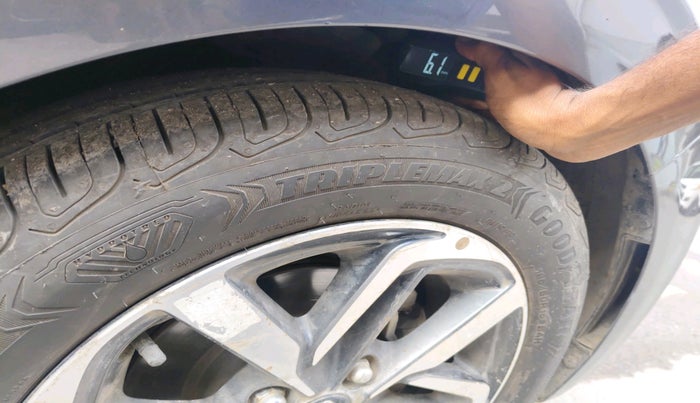 2021 Hyundai GRAND I10 NIOS ASTA AMT 1.2 KAPPA VTVT, Petrol, Automatic, 32,771 km, tyre