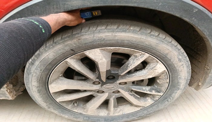 2021 Mahindra XUV300 W8 (O) 1.5 DIESEL, Diesel, Manual, 93,000 km, tyre