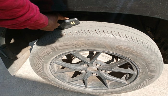 2014 Nissan Terrano XV D THP 110 PS, Diesel, Manual, 1,62,748 km, tyre