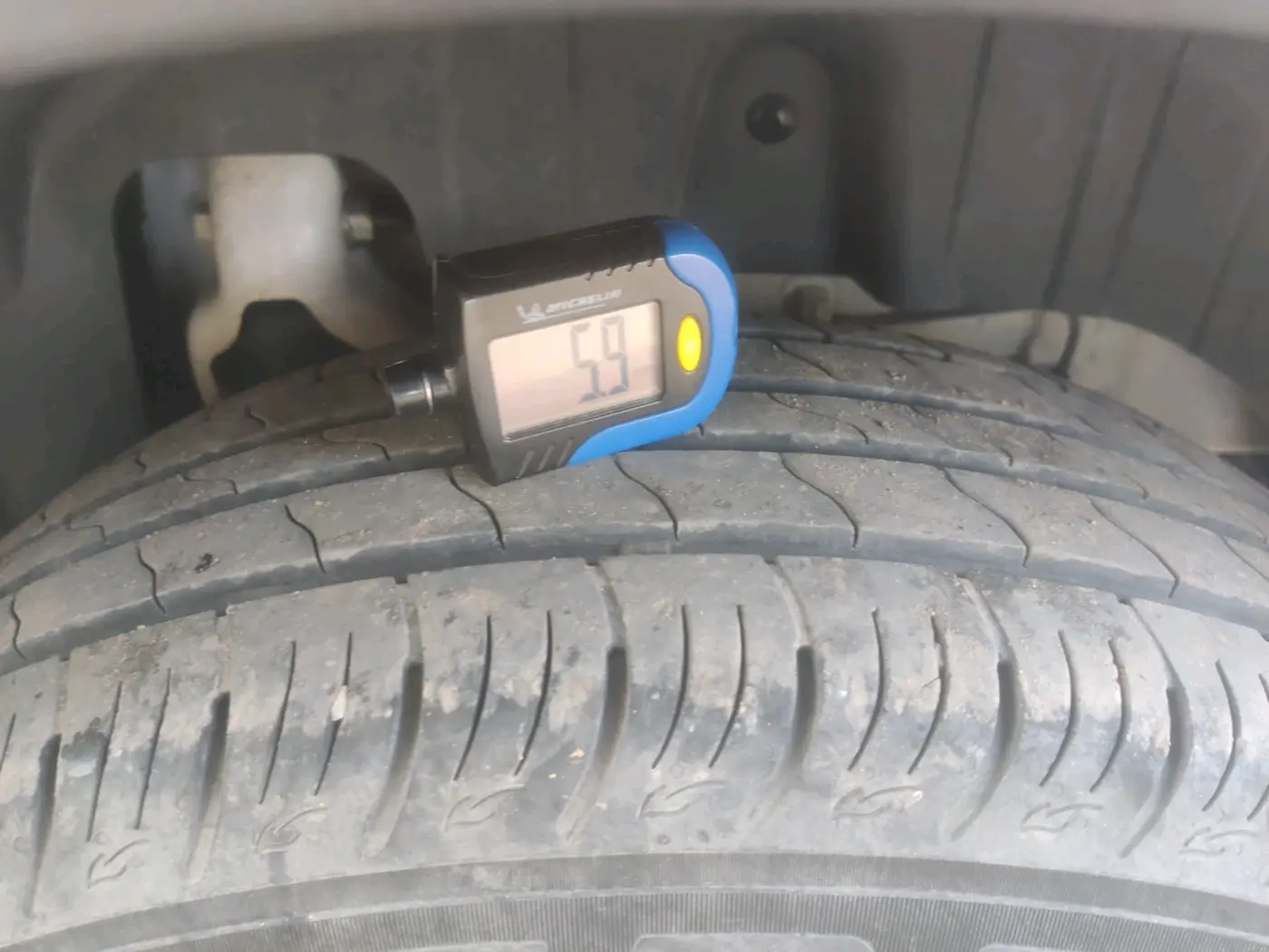 2023 Mahindra XUV300 W4 1.2 PETROL, Petrol, Manual, 21,064 km, tyre