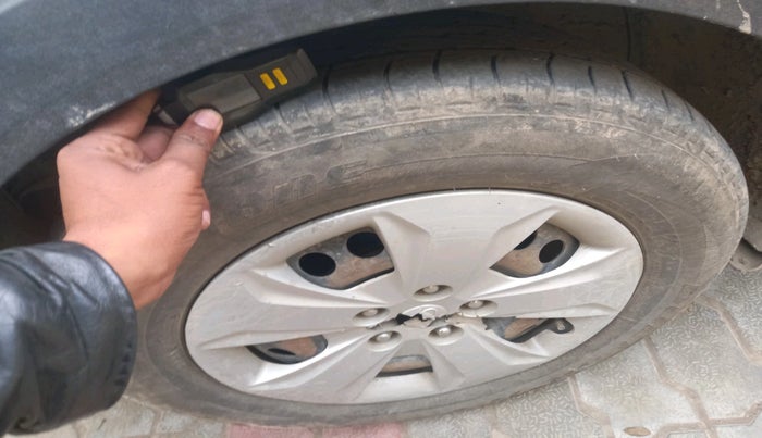 2016 Hyundai Creta E PLUS 1.4 DIESEL, Diesel, Manual, 3,05,155 km, tyre