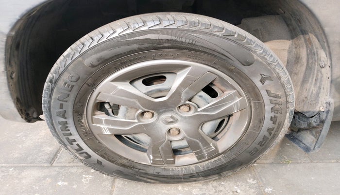 2016 Renault Kwid RXT 1.0 AMT, Petrol, Automatic, 44,467 km, tyre