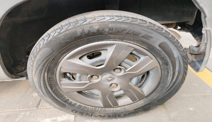 2016 Renault Kwid RXT 1.0 AMT, Petrol, Automatic, 44,467 km, tyre