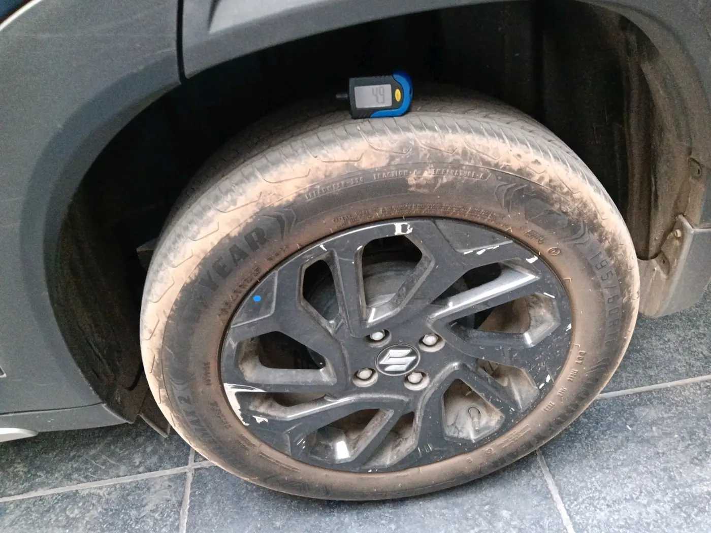 2023 Maruti FRONX ZETA 1.0L TURBO 6 AT, Petrol, Automatic, 25,908 km, tyre