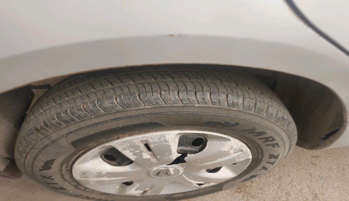 2013 Maruti Swift VXI, Petrol, Manual, 64,642 km, tyre