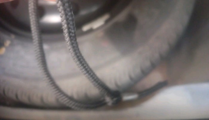 2017 Maruti Swift Dzire VXI, Petrol, Manual, 1,06,394 km, tyre