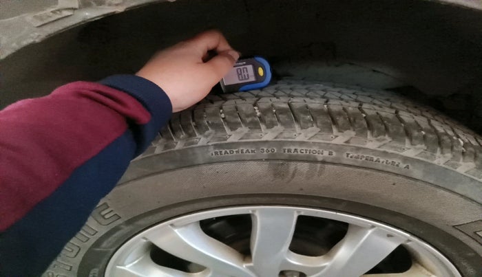 2017 Mahindra XUV500 W10 AT 1.99, Diesel, Automatic, 1,30,615 km, tyre