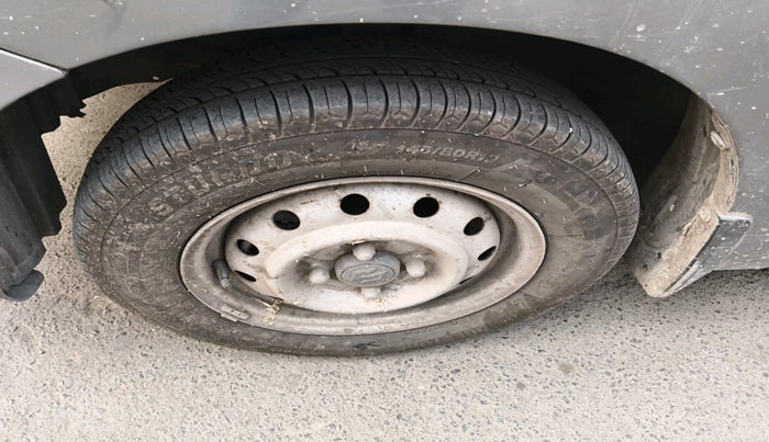 2012 Maruti Wagon R 1.0 LXI CNG, Petrol, Manual, 65,358 km, tyre