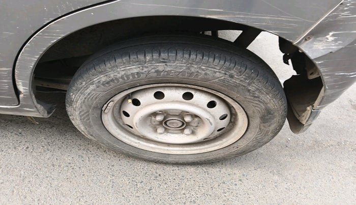 2012 Maruti Wagon R 1.0 LXI CNG, Petrol, Manual, 65,358 km, tyre