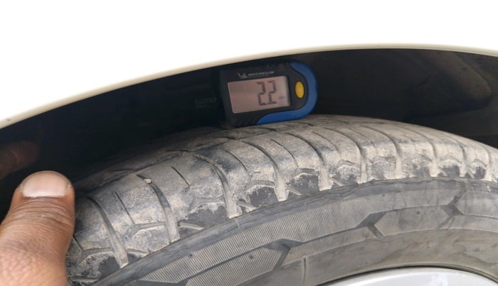 2013 Hyundai i10 MAGNA 1.1, Petrol, Manual, 53,776 km, tyre