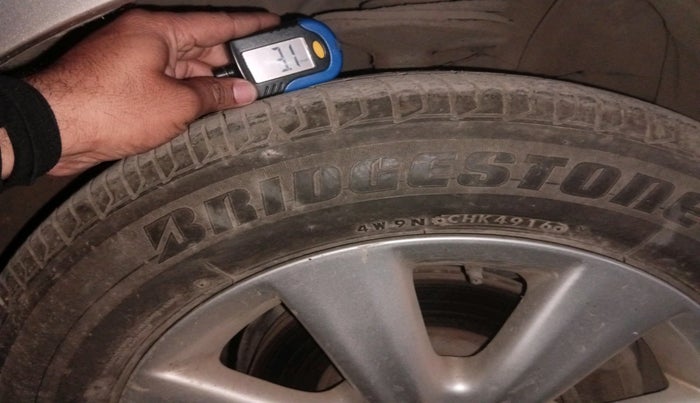 2011 Toyota Corolla Altis VL AT PETROL, Petrol, Automatic, 77,655 km, tyre