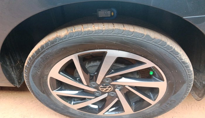 2024 Volkswagen VIRTUS TOPLINE TSI 1.0 AT, Petrol, Automatic, 14,384 km, tyre