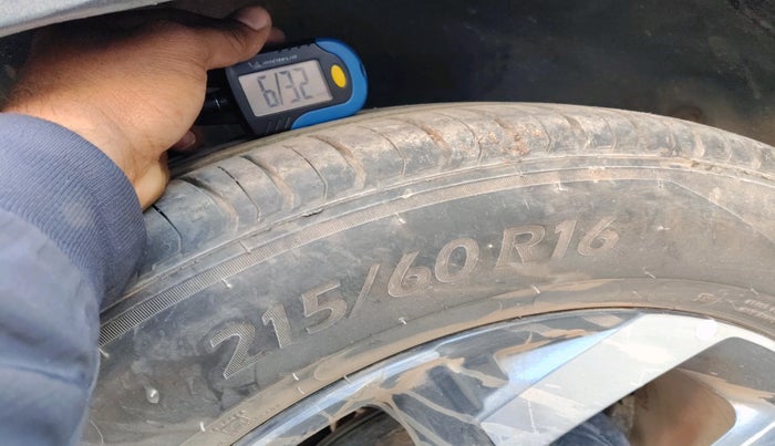 2019 Hyundai VENUE SX PLUS 1.0 TURBO DCT, Petrol, Automatic, 71,656 km, tyre