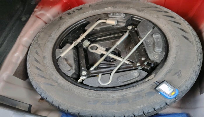 2017 Tata NEXON XZ PLUS PETROL DUAL TONE, Petrol, Manual, 49,761 km, tyre