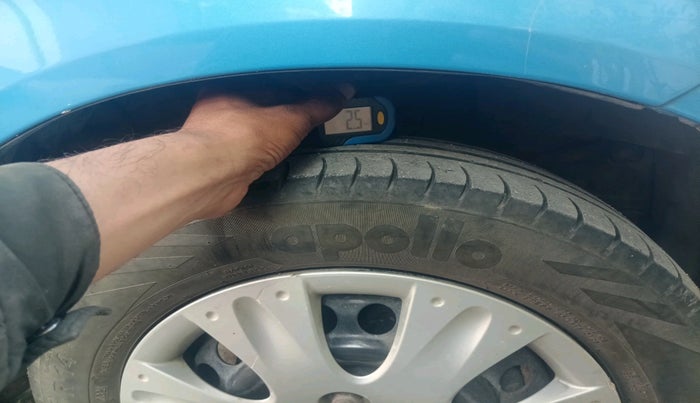 2013 Honda Brio S MT, Petrol, Manual, 90,998 km, tyre