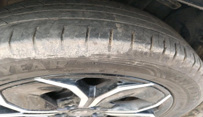 2025 Tata Curvv Creative Plus S 1.2 Petrol 6MT, Petrol, Manual, 19,600 km, tyre