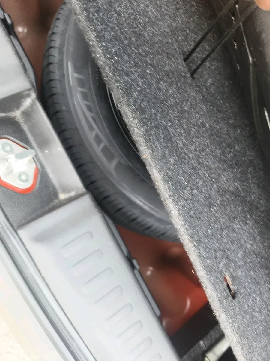2022 Maruti BREZZA ZXI + SMART HYBRID, Petrol, Manual, 17,040 km, tyre
