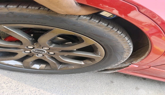 2015 Landrover Range Rover 4.4 SDV8 VOGUE SE, Diesel, Automatic, 69,101 km, tyre