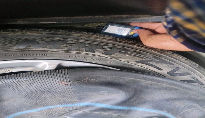 2013 Maruti Swift ZDI, Diesel, Manual, 1,49,098 km, tyre