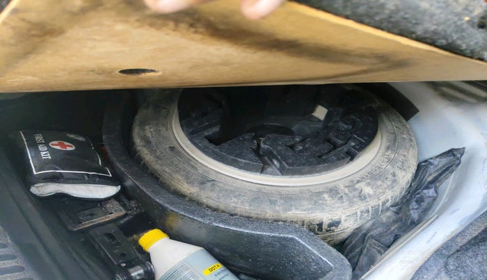 2016 Skoda Rapid AMBITION 1.5 TDI, Diesel, Manual, 1,21,214 km, tyre