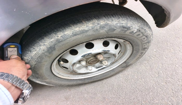 2014 Hyundai Eon ERA +, Petrol, Manual, 82,444 km, tyre