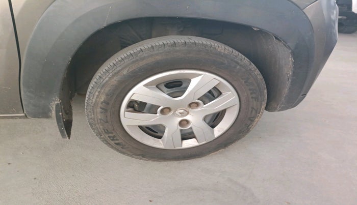 2016 Renault Kwid RXT 1.0, Petrol, Manual, 52,691 km, tyre