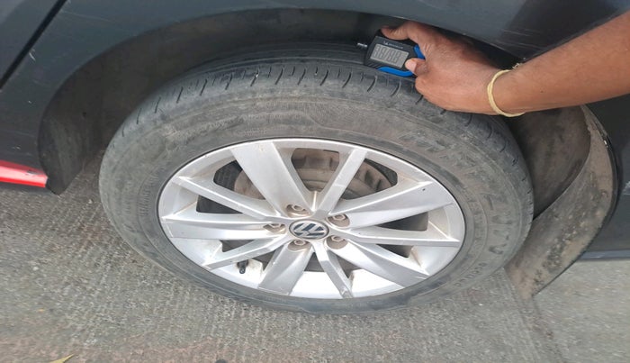 2016 Volkswagen Ameo HIGHLINE DSG 1.5 DIESEL , Diesel, Automatic, 1,24,463 km, tyre