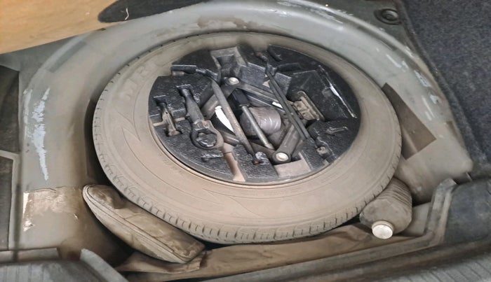 2016 Volkswagen Ameo HIGHLINE DSG 1.5 DIESEL , Diesel, Automatic, 1,24,463 km, tyre