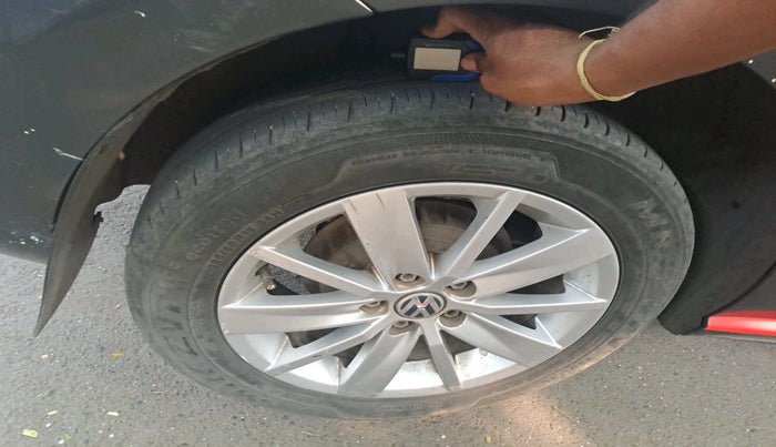 2016 Volkswagen Ameo HIGHLINE DSG 1.5 DIESEL , Diesel, Automatic, 1,24,463 km, tyre