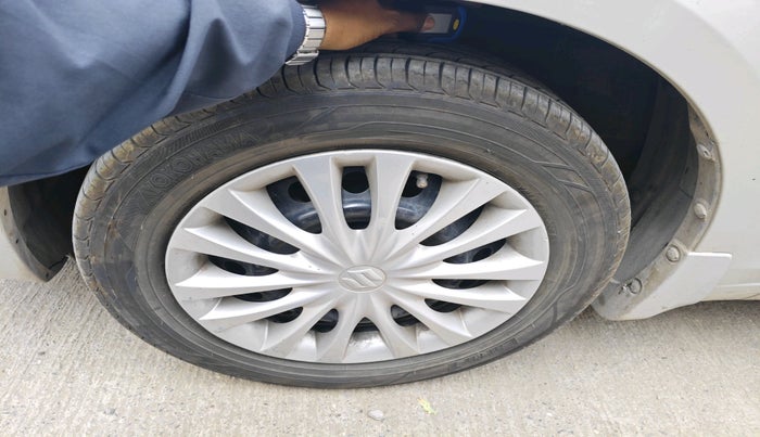 2016 Maruti Ciaz VXI, Petrol, Manual, 46,848 km, tyre