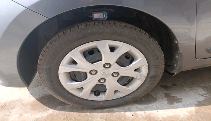 2016 Hyundai Grand i10 SPORTZ 1.2 KAPPA VTVT, Petrol, Manual, 535 km, tyre