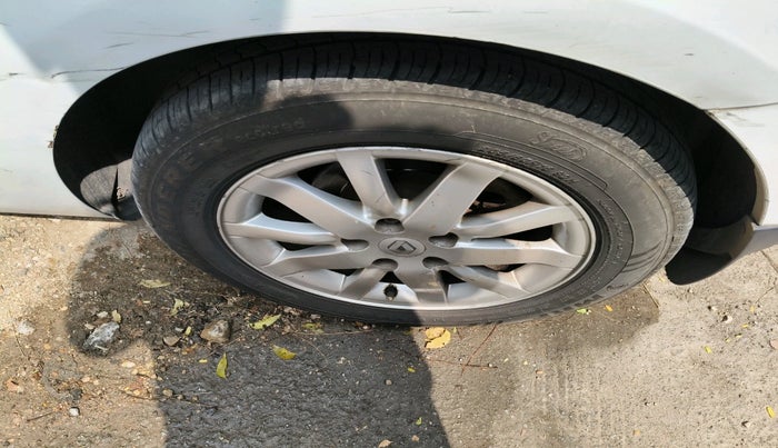 2013 Renault Fluence 1.5 E4, Diesel, Manual, 1,59,823 km, tyre